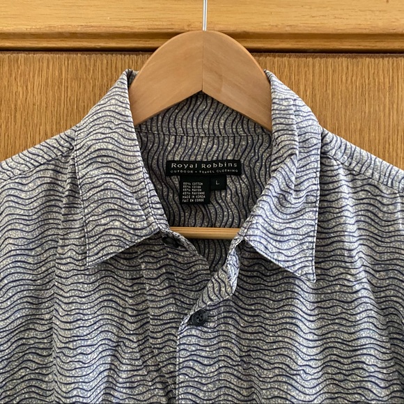 ROYAL ROBBINS • Short Sleeve Button Down Shirt - L - Picture 6 of 15